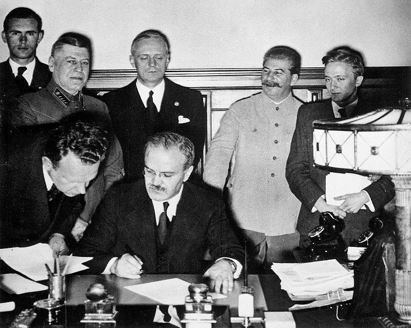 Firma del Patto Molotov-Ribbentrop Firma del Patto Molotov-Ribbentrop