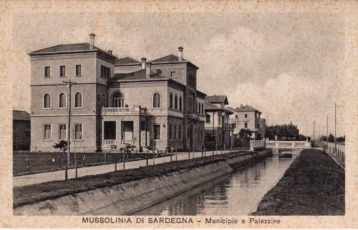Mussolinia, Municipio